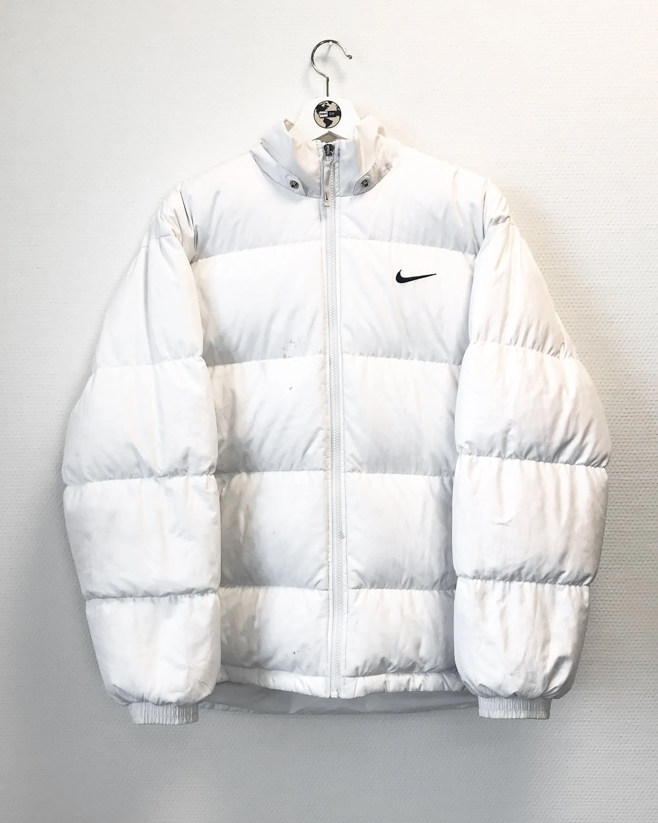 Certainly! Here’s an optimized title for the product:

Mens Nike Puffer Jacket - Lightweight Insulated Winter Coat for Ultimate Warmth and Style

Let me know if you need any further modifications!