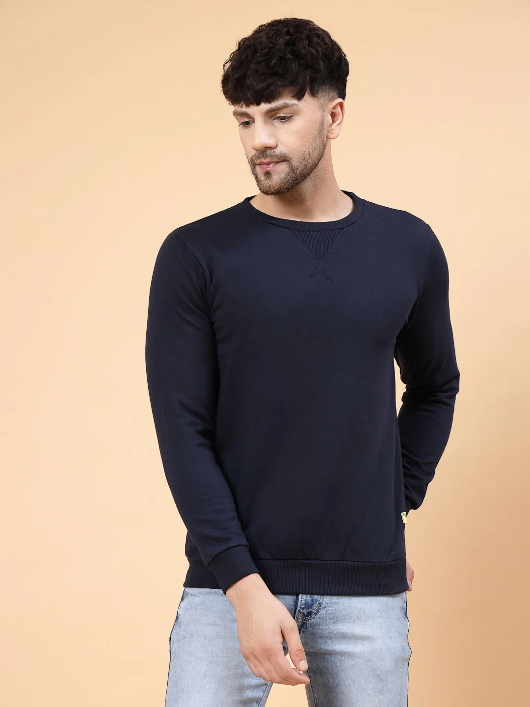 Sure, heres an optimized title with modifiers for the e-commerce product:

Cozy Casual Round Neck Fleece Sweatshirt for Men & Women - Warm, Soft, and Stylish