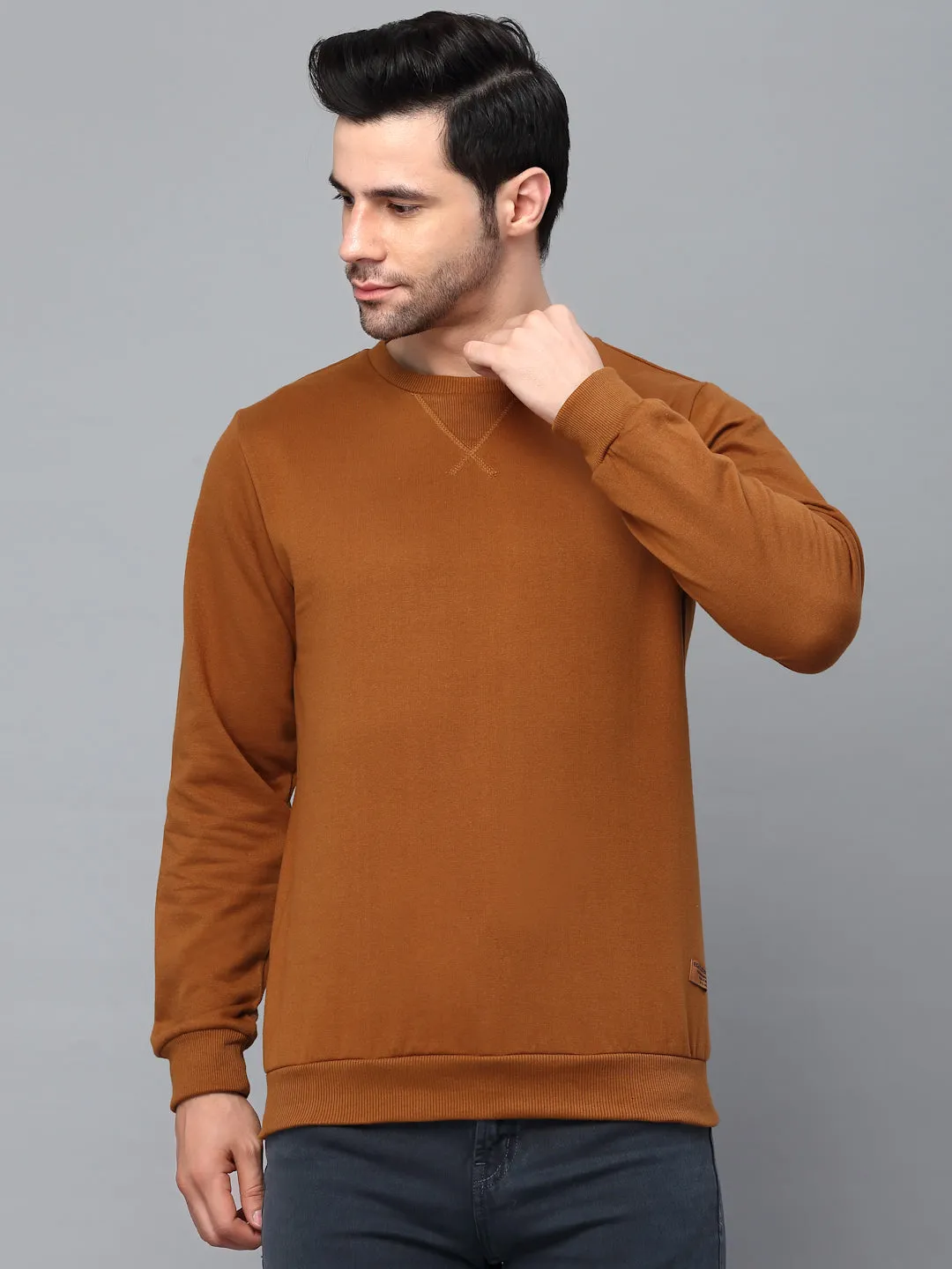 Sure, heres an optimized title with modifiers for the e-commerce product:

Cozy Casual Round Neck Fleece Sweatshirt for Men & Women - Warm, Soft, and Stylish